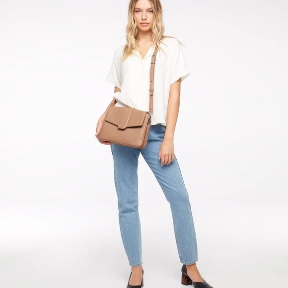 Matt & Nat Bag - Ito Crossbody Purse - Loom Collection - Black - Picture 4 of 16